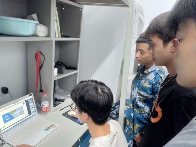 机械工程学院积极举办新生校园生活指南学习培训会