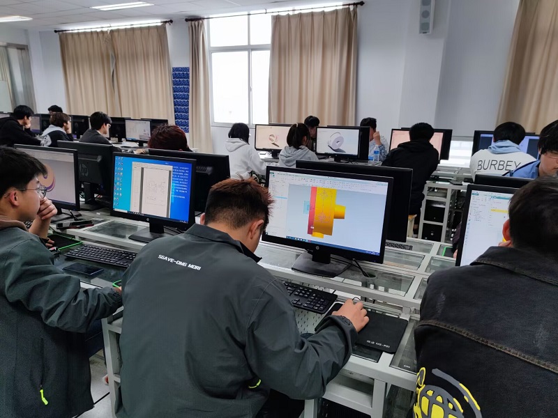 CAD应用技能大赛（三维）圆满举行