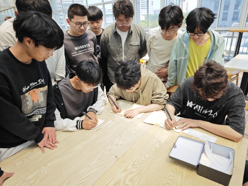 以知识为钥，开启校园寻宝——机械工程学院开展趣味学习活动