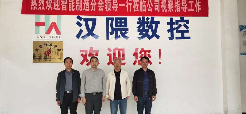 走访企业，搭建校企合作平台