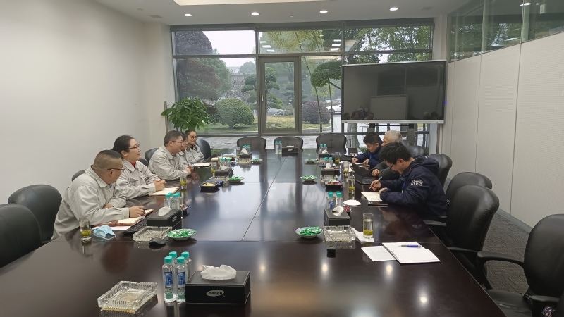 机械工程学院赴恒力液压看望顶岗实习学生 探讨现场工程师培养